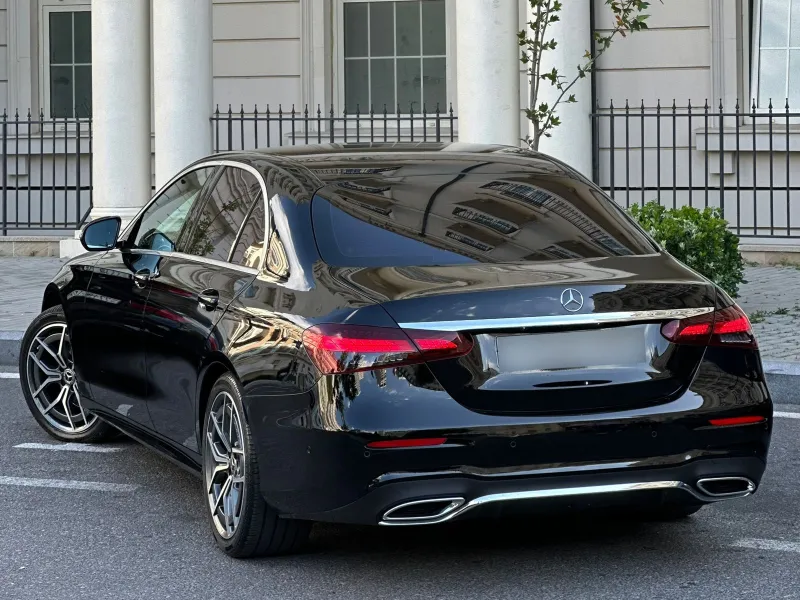 Mercedes E-300