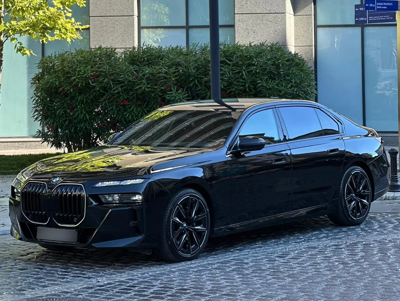 BMW 740i