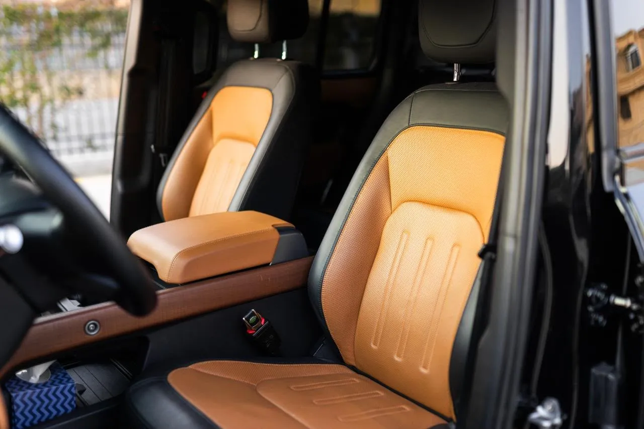 Land Rover Defender 2024