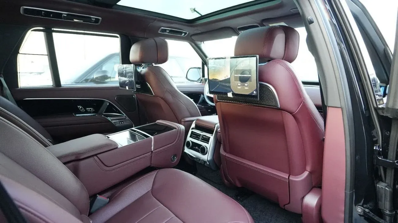 Range Rover Vogue 2025 P400