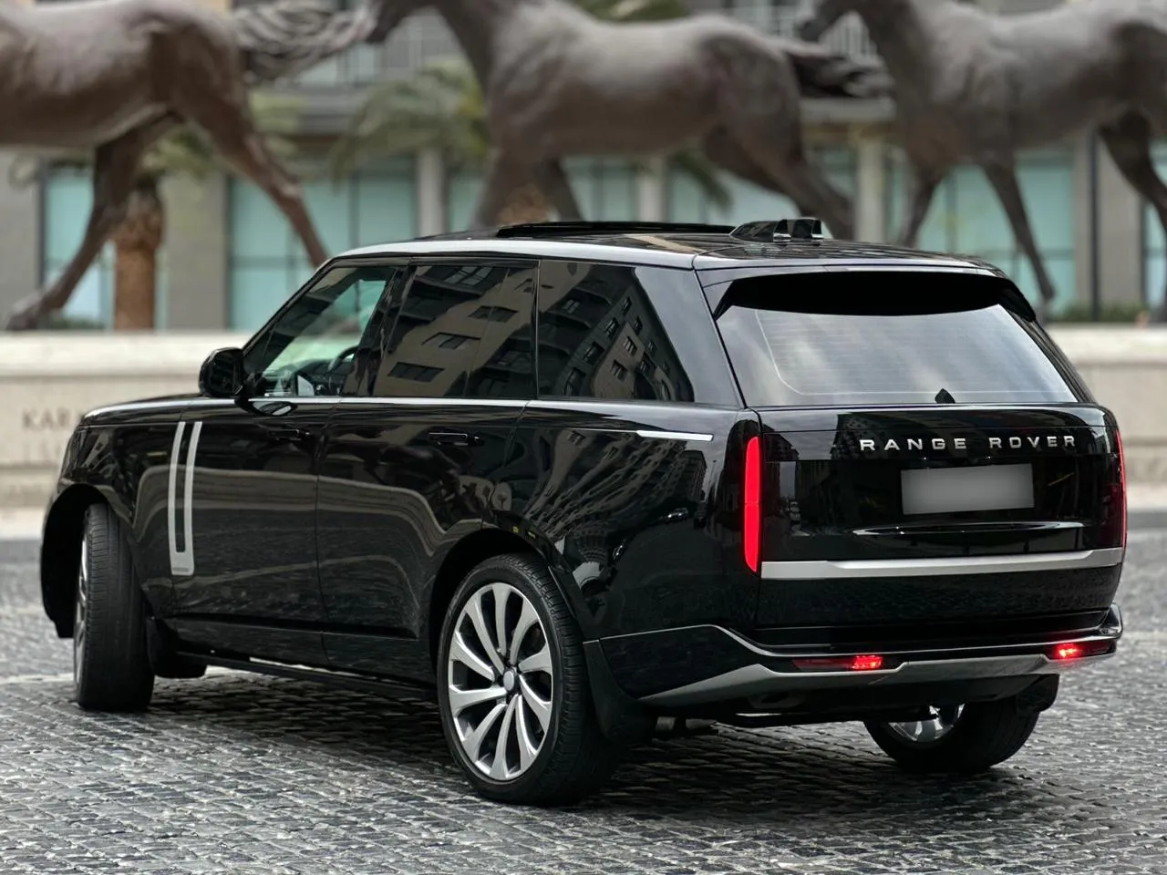 Range Rover Vogue 2025 P400